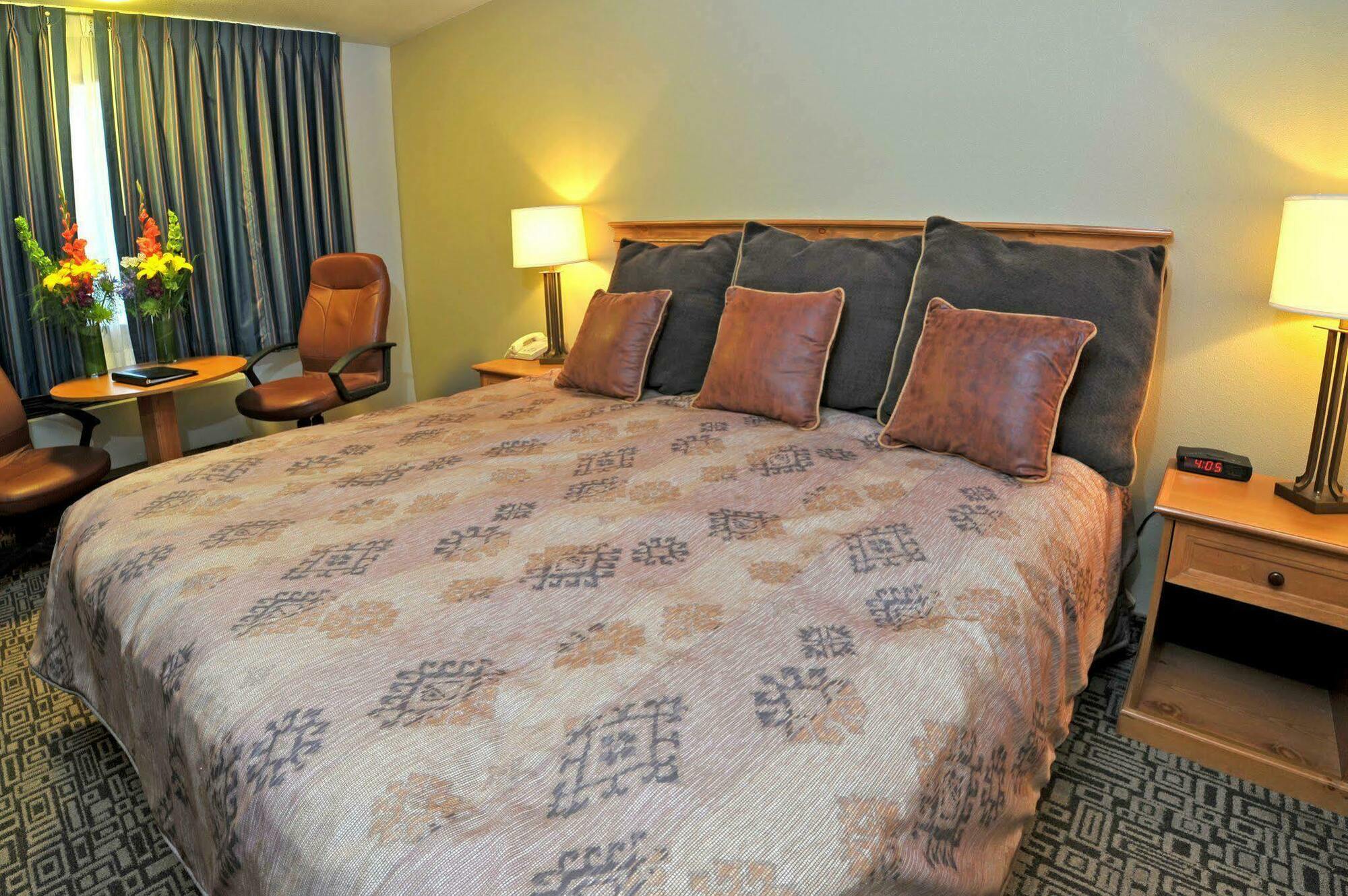 Shilo Inn Suites Hotel - Bend Phòng bức ảnh